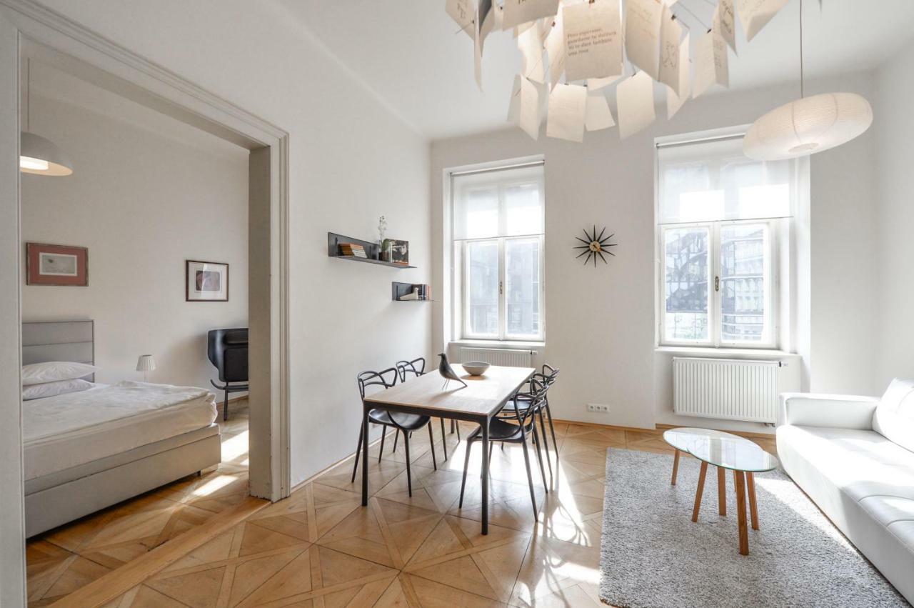 Kafka'S Head Apartment Prague Extérieur photo