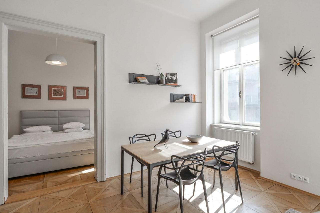 Kafka'S Head Apartment Prague Extérieur photo